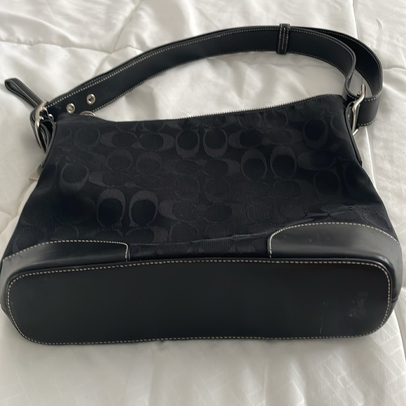 New Coach Handbag - Picture 5 of 5